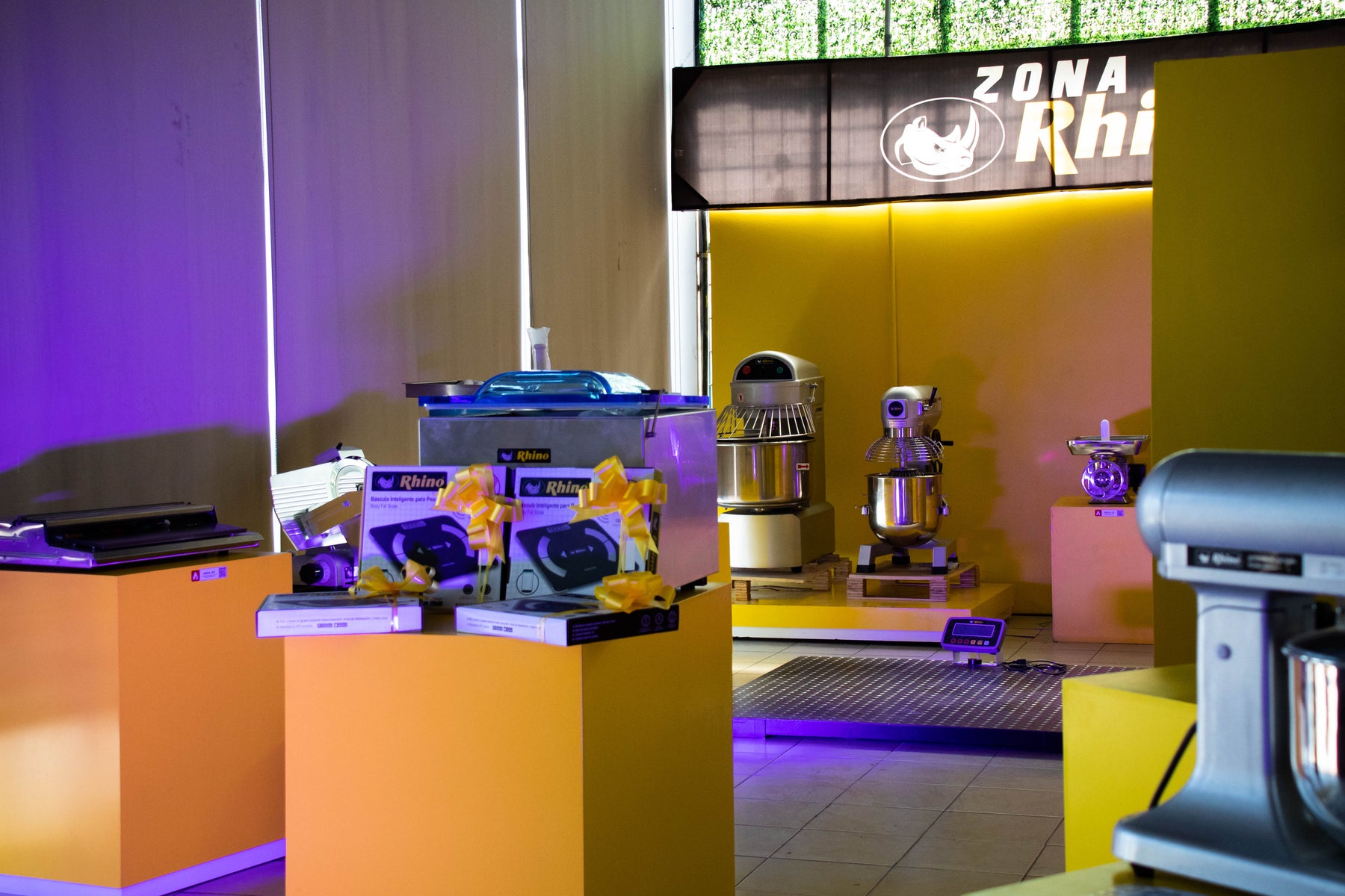 Descubre nuestra Sala de Exhibición ZONA RHINO